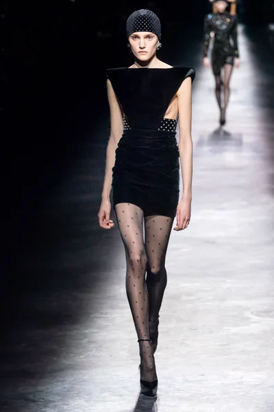 Look 27